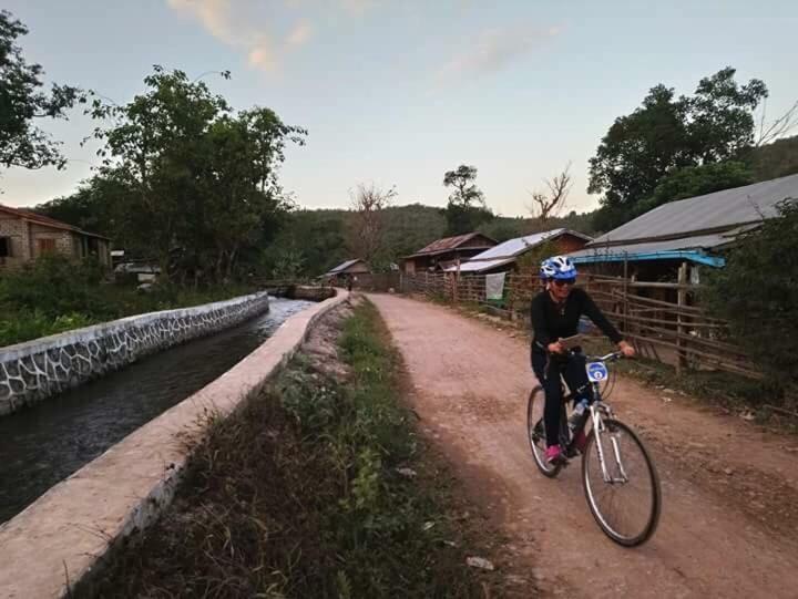 Mr Charles River View Lodge Hsipaw Exterior foto