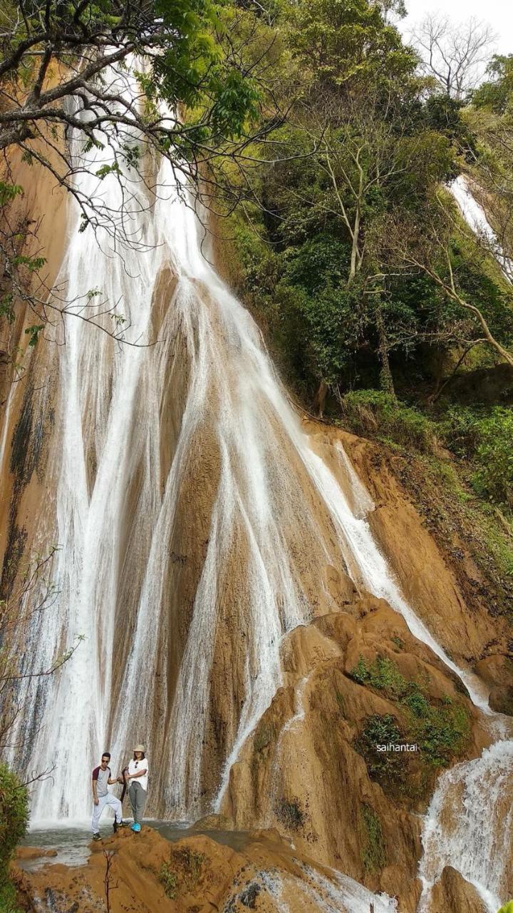 Mr Charles River View Lodge Hsipaw Exterior foto